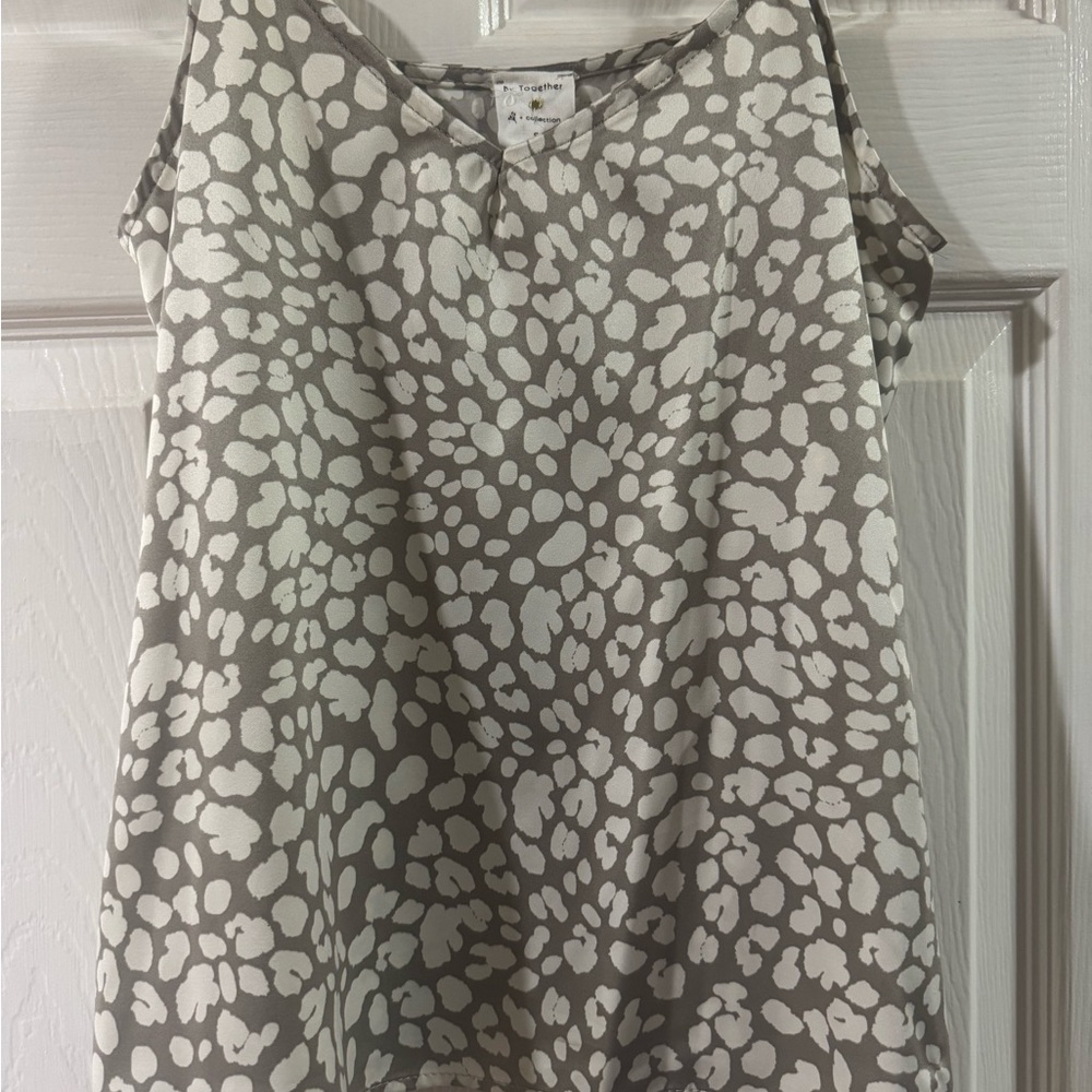 By Together Gray and White Patterned Blouse